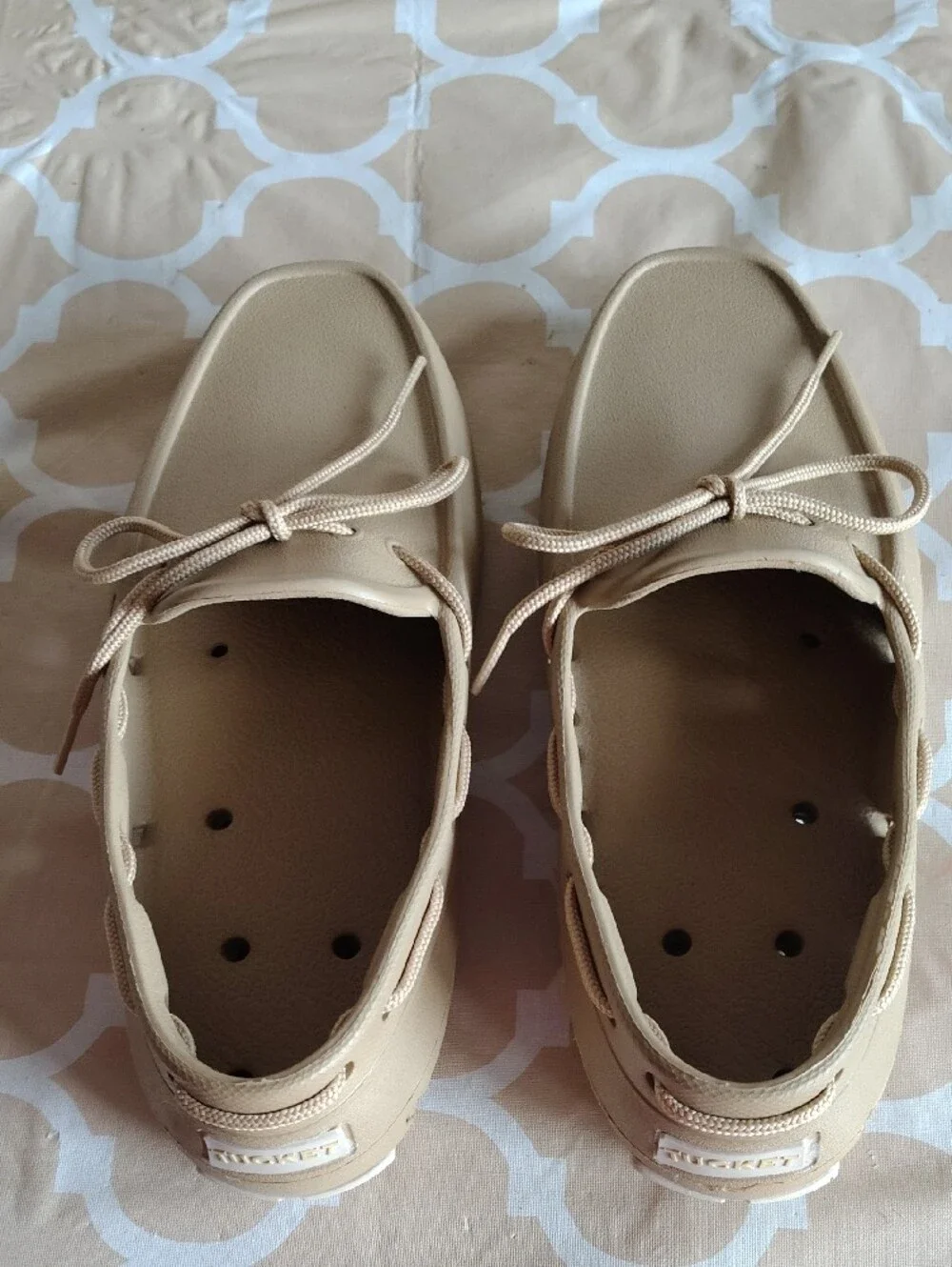 Tucket Men's Size 8 Boat Shoes Slip Resistant Non-Marking Drainage Sole Tan